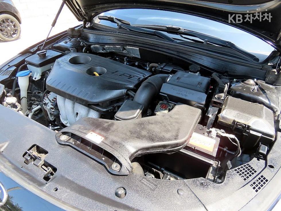 Kia K5 — miniaturë 18