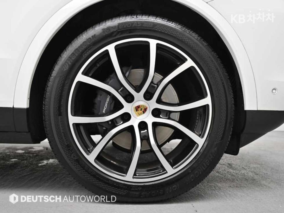 Porsche Cayenne — miniaturë 5