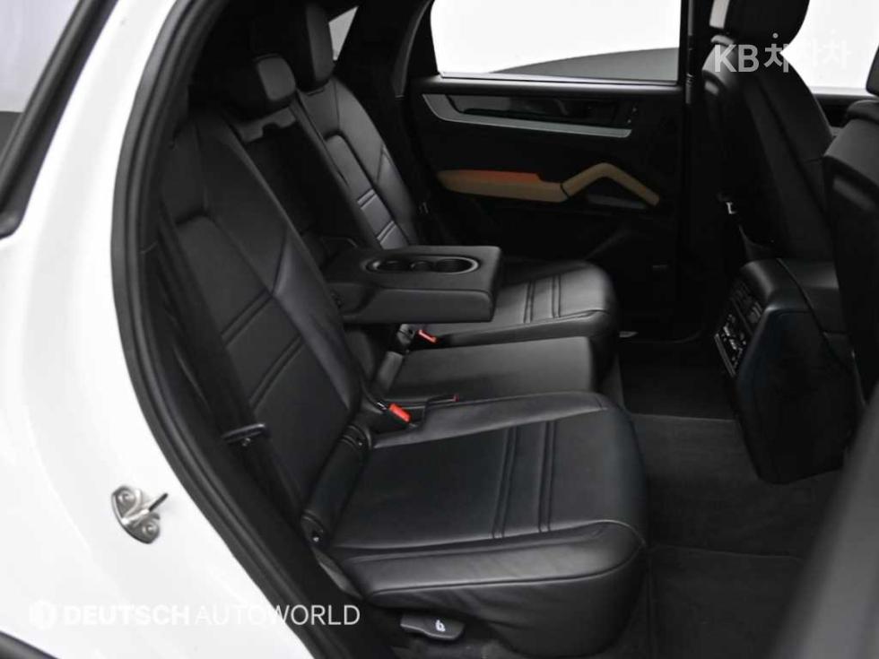 Porsche Cayenne — miniaturë 12