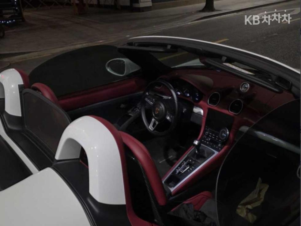 2020 Porsche 718 photo