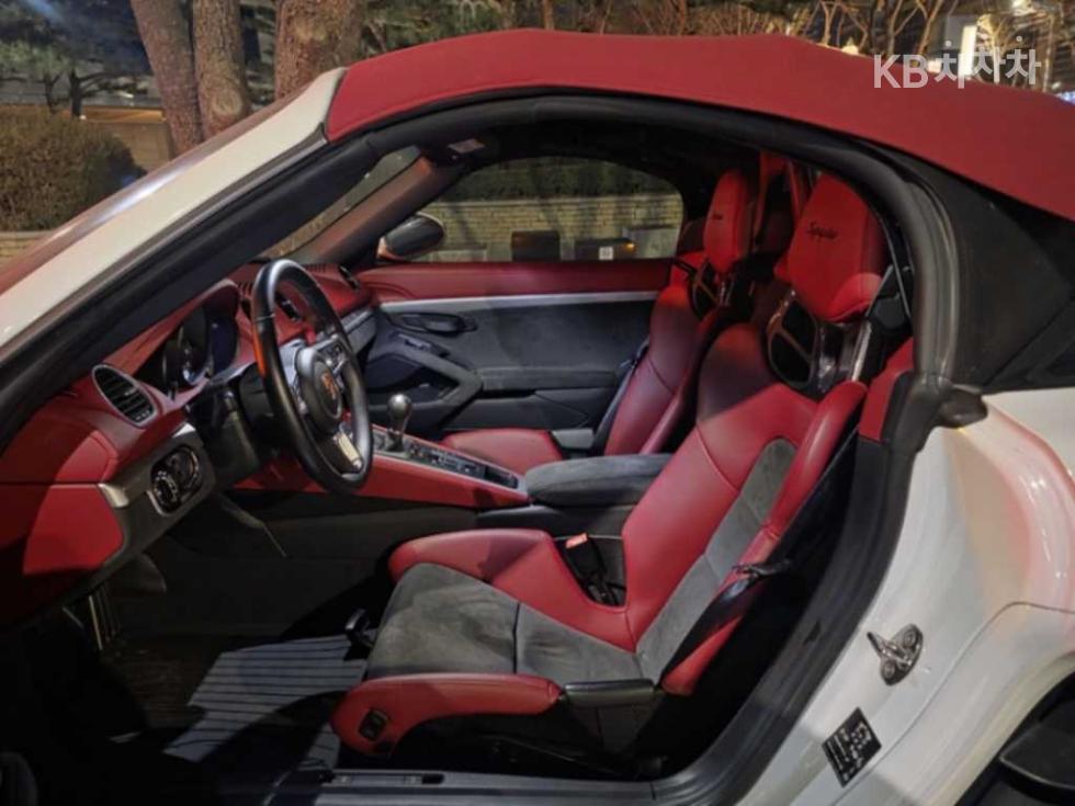 2020 Porsche 718 photo