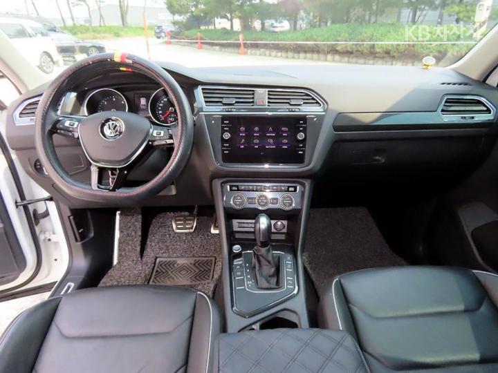 Volkswagen Tiguan 2.0 TDI Premium 8