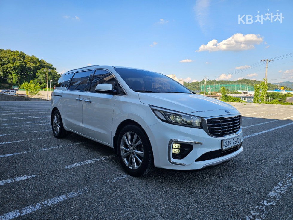 Kia Carnival — miniaturë 3