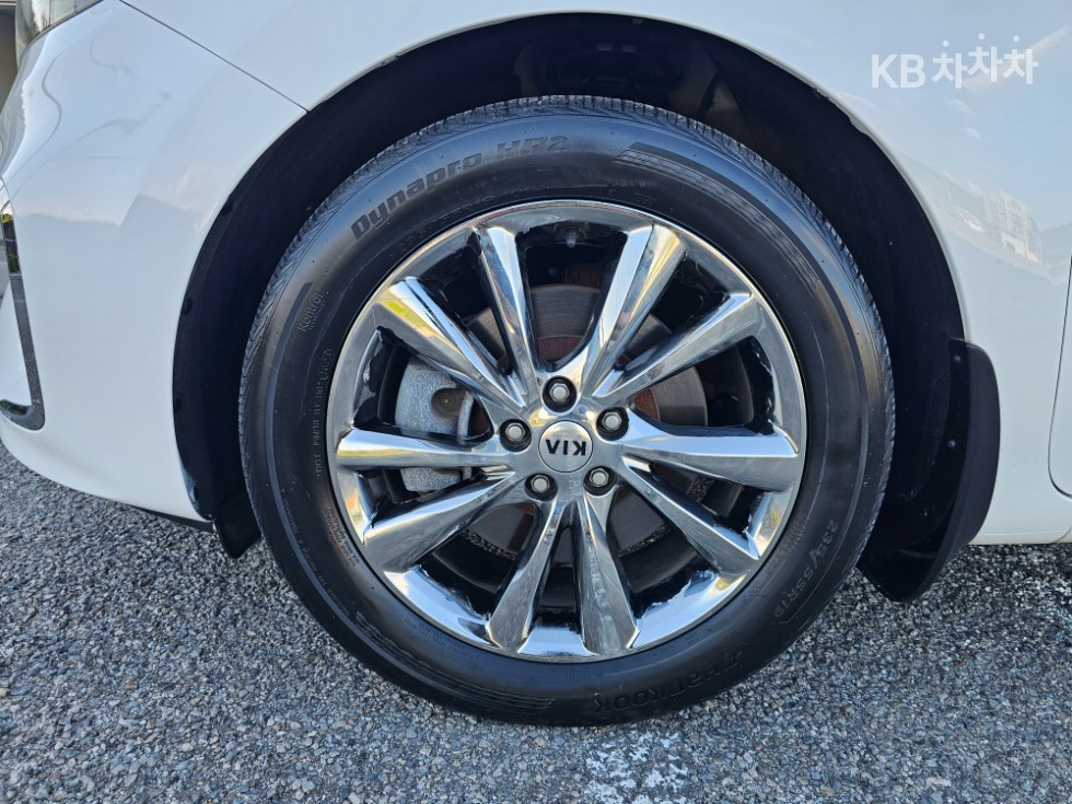 Kia Carnival — miniaturë 31