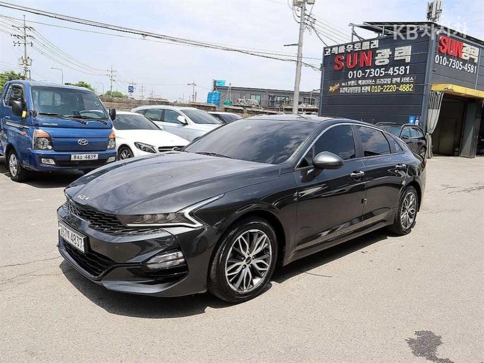 2022 - kia k5