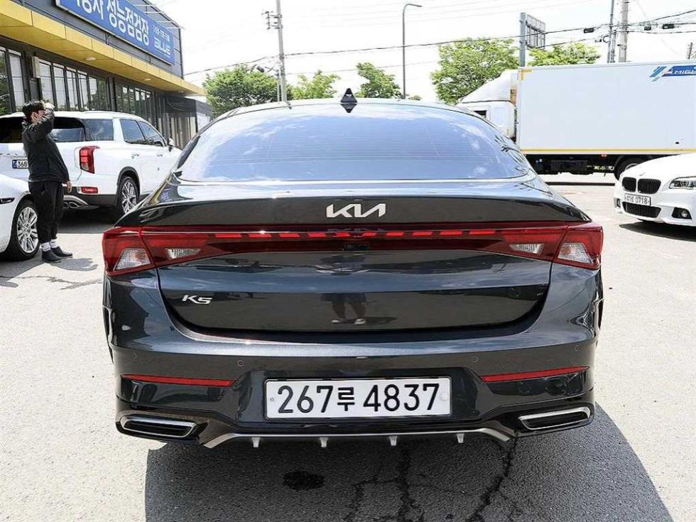 2022 - kia k5