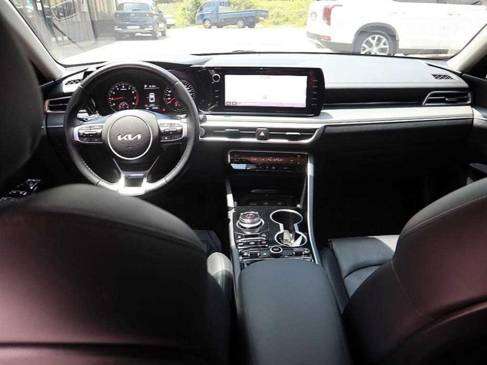 2022 - kia k5