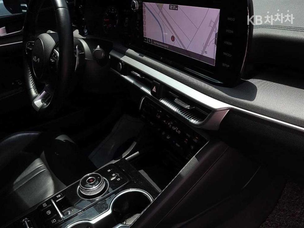 2022 - kia k5