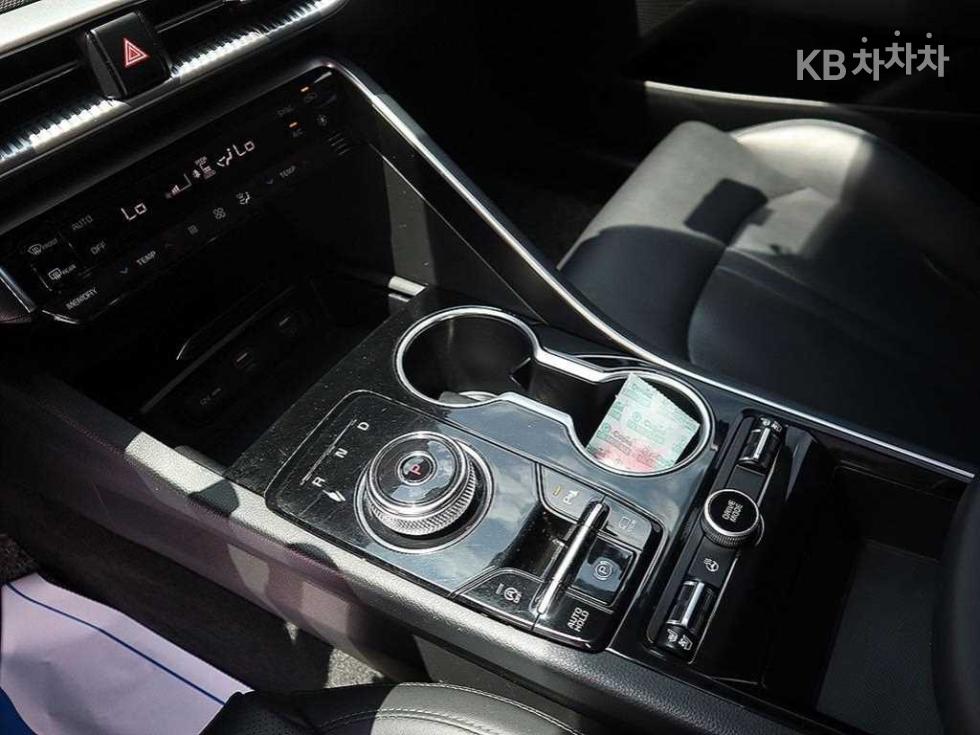 2022 - kia k5