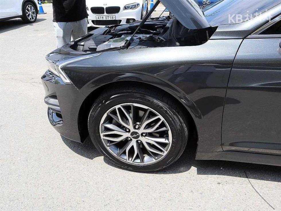 2022 - kia k5