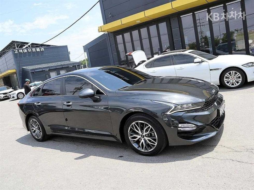 2022 - kia k5