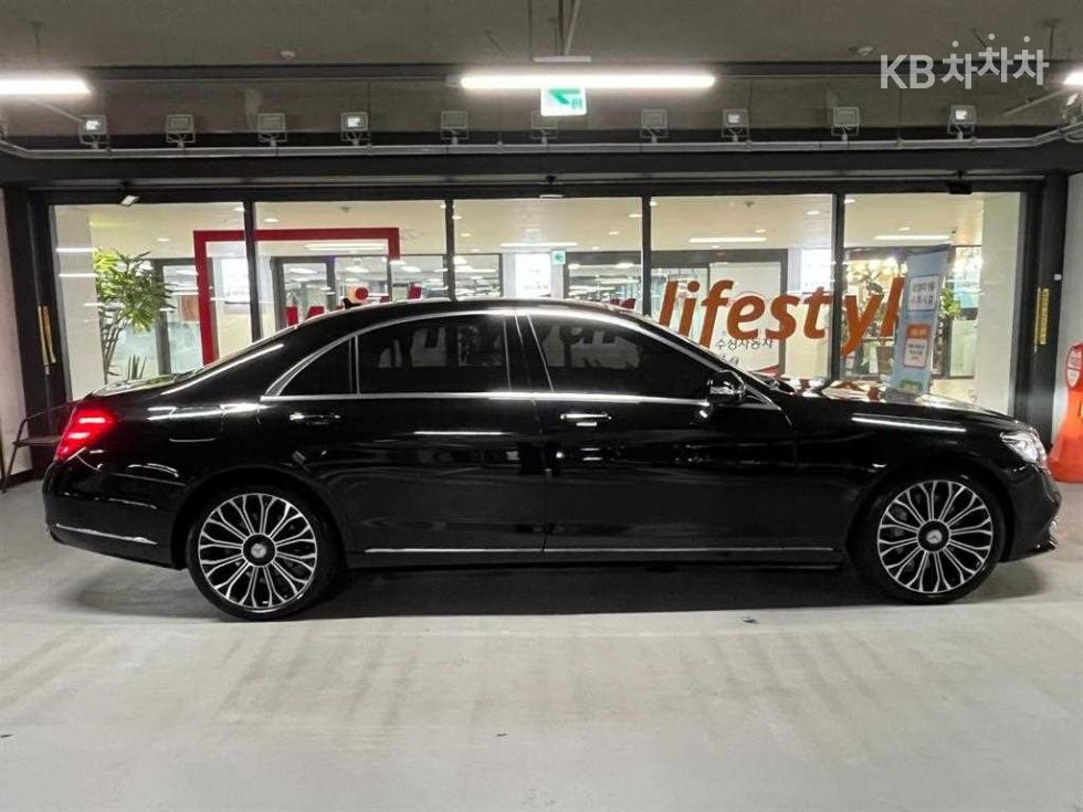 2019 Mercedes-Benz S photo