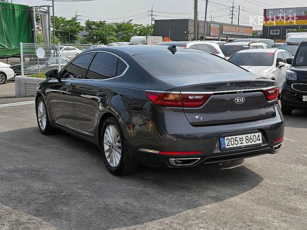 2017 - kia k7