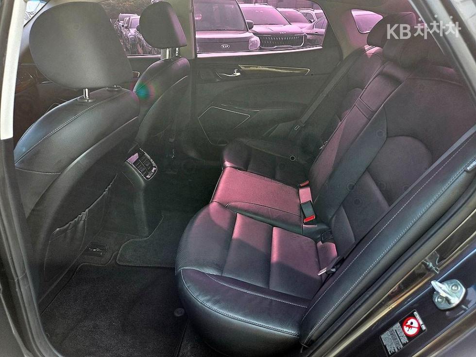 2017 - kia k7