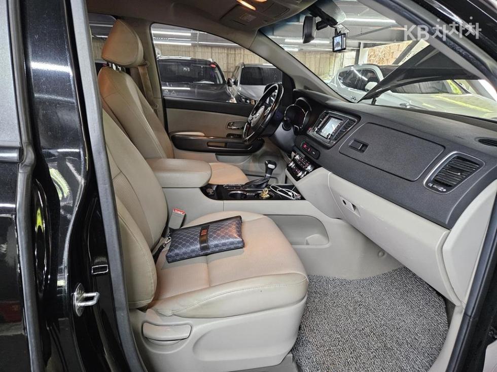 2019 - kia carnival