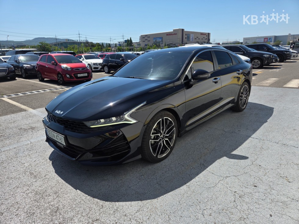 2022 - kia k5