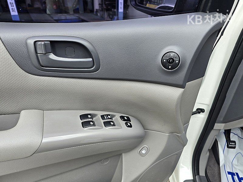2013 - kia grand carnival