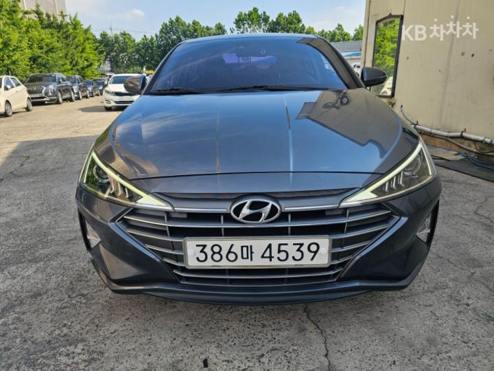 Hyundai Avante 렌터카 1.6 LPi — foto 1