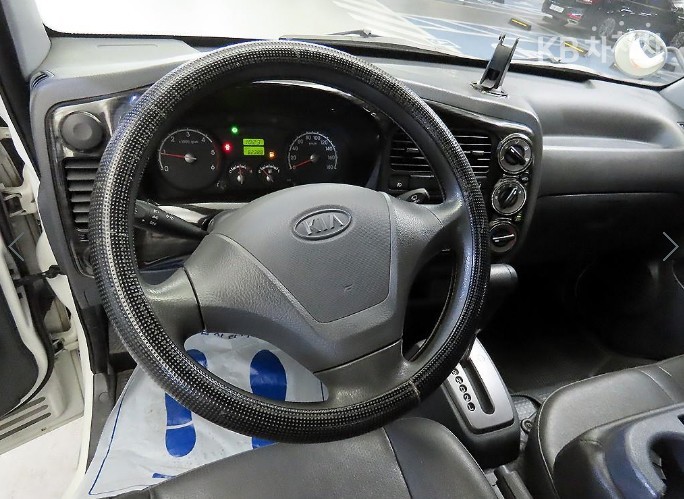 2012 - kia bongo iii