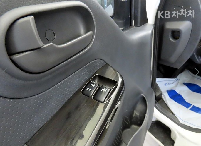 2012 - kia bongo iii