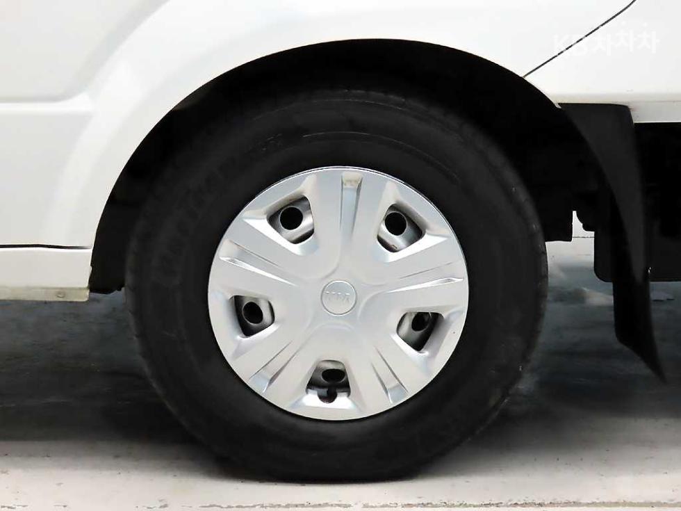 2019 - kia bongo iii