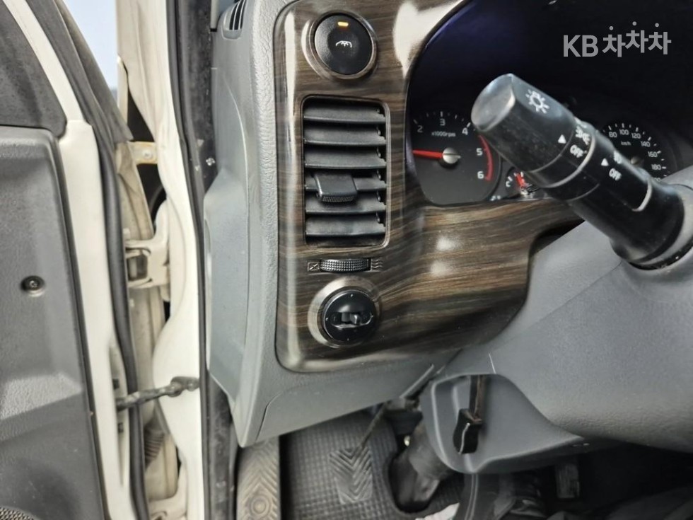2018 - kia bongo iii