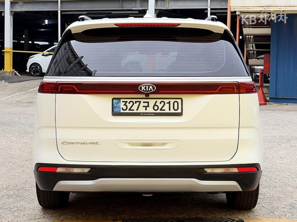 2021 - kia carnival