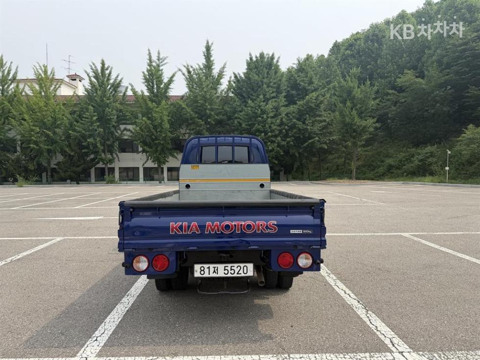 2020 - kia bongo iii