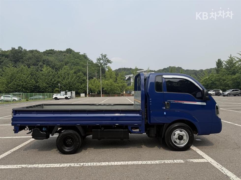 2020 - kia bongo iii