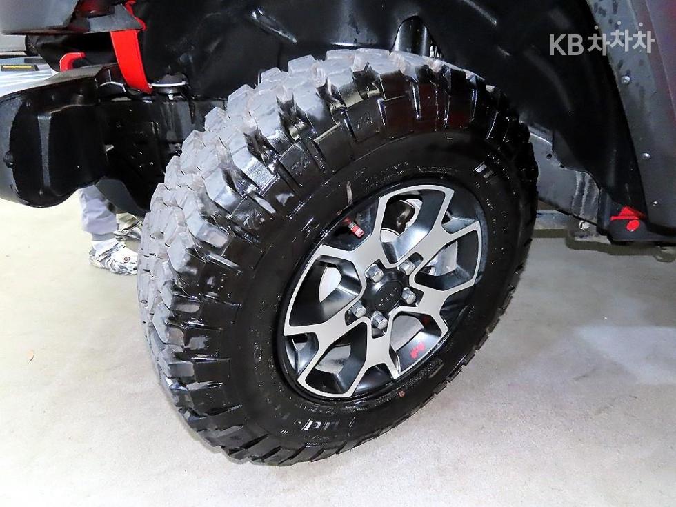 2023 Jeep (JL) photo