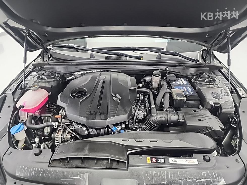 2023 Kia K5 3 photo