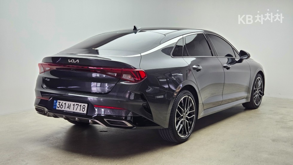 2022 - kia k5