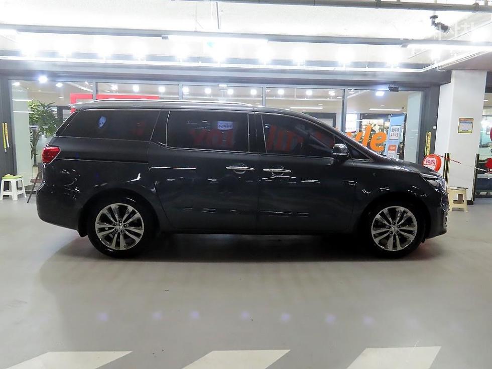 2017 - kia carnival