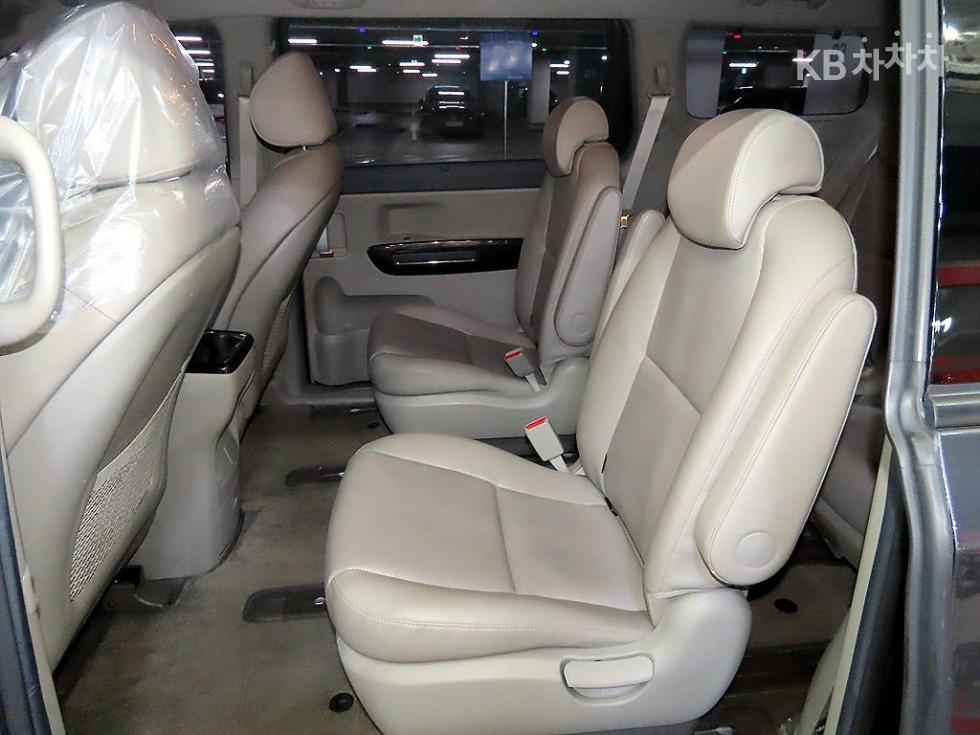 2017 - kia carnival