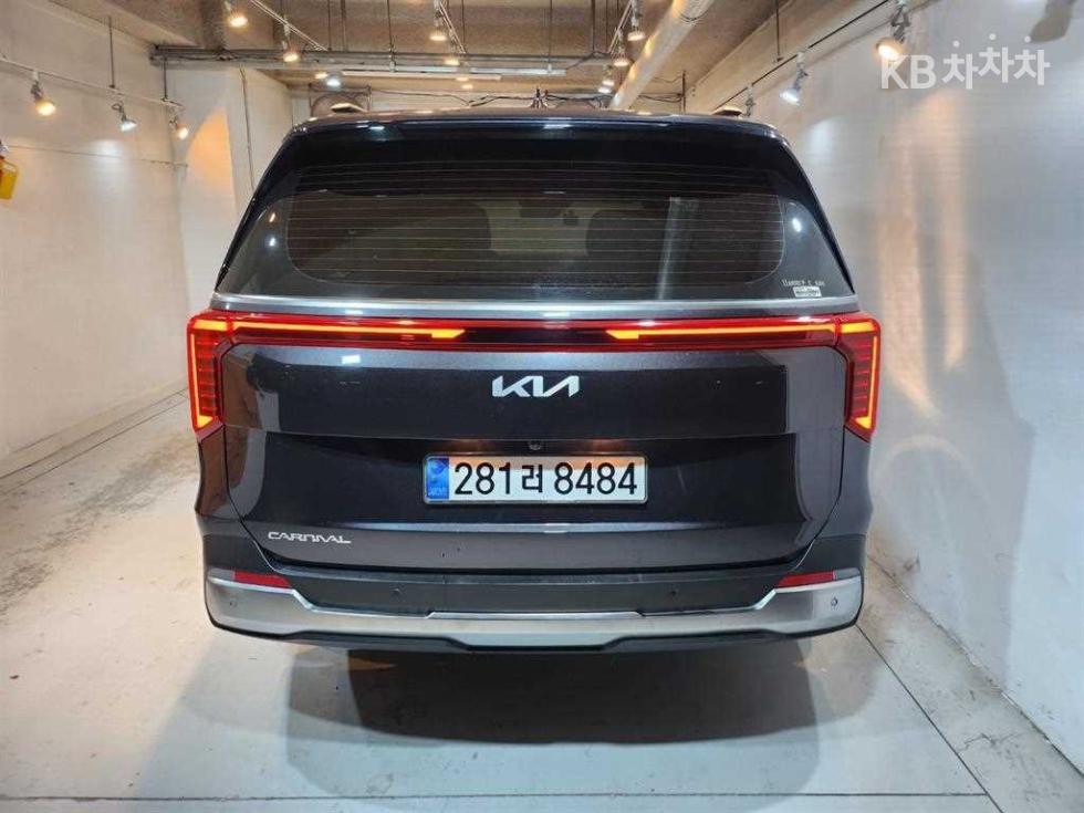 2024 Kia 4 photo