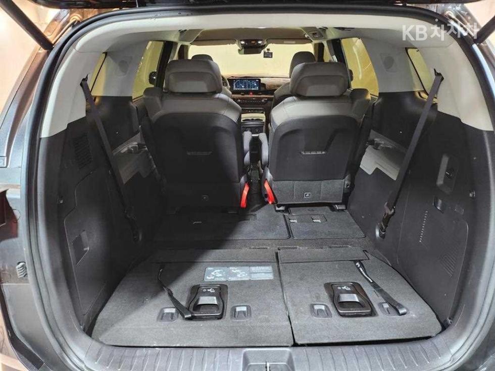 2024 Kia 4 photo