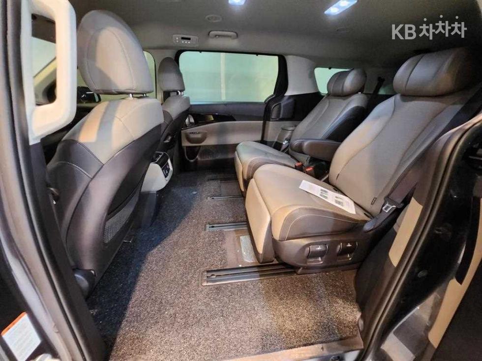 2024 Kia 4 photo
