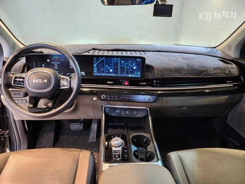 2024 Kia 4 photo
