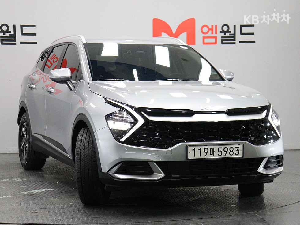2023 - kia sportage
