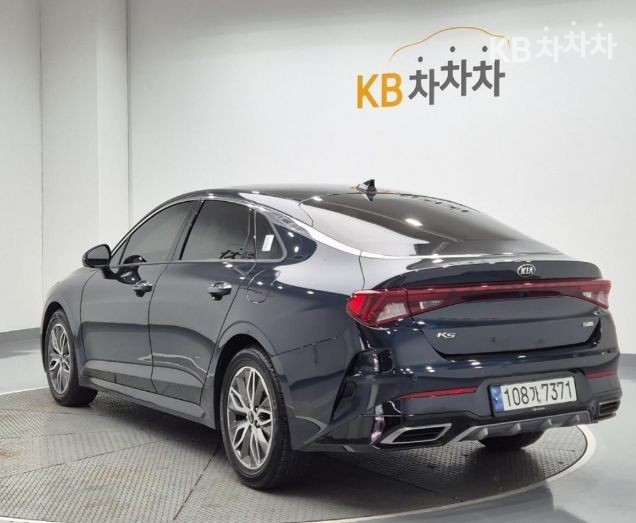 2021 - kia k5