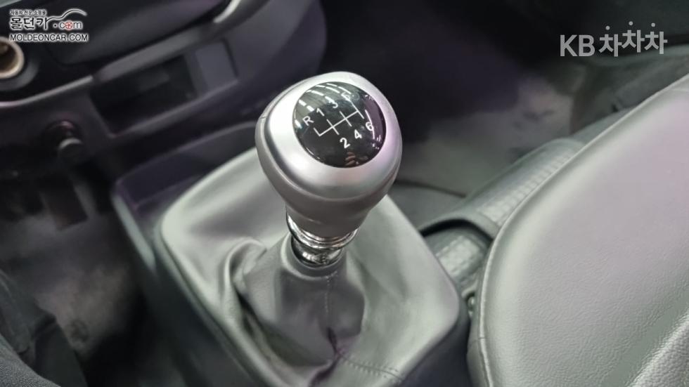 2014 - kia bongo iii