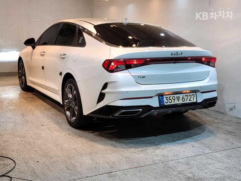 2022 - kia k5