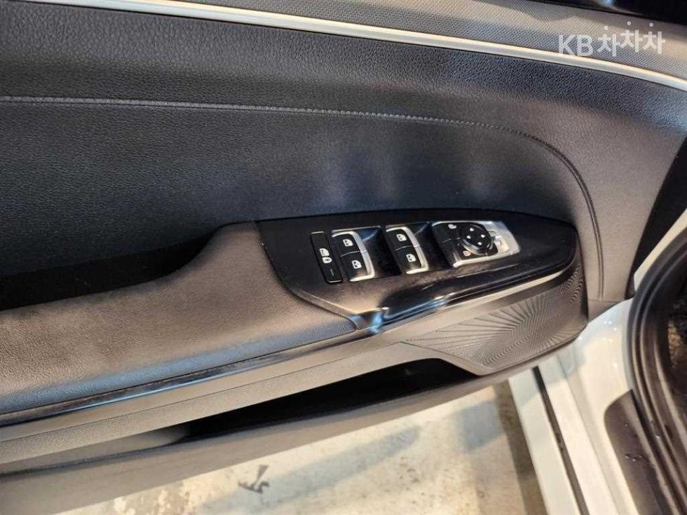 2022 - kia k5