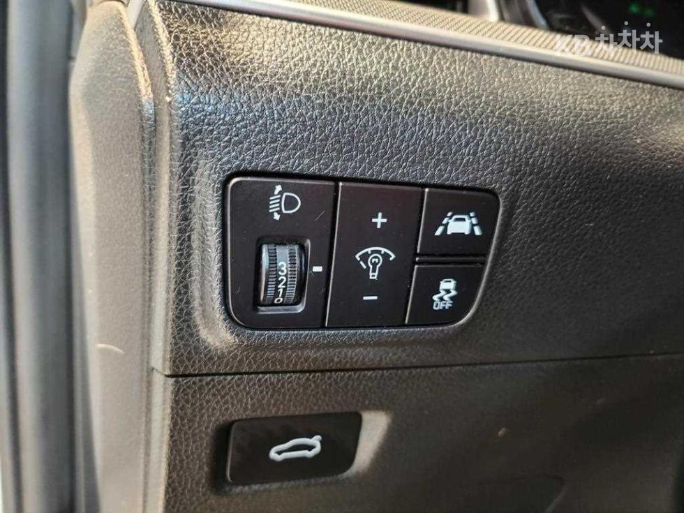 2022 - kia k5