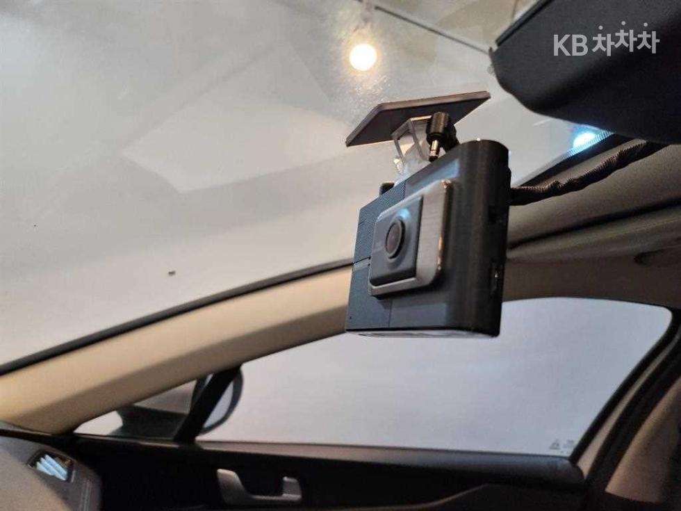 2022 - kia k5