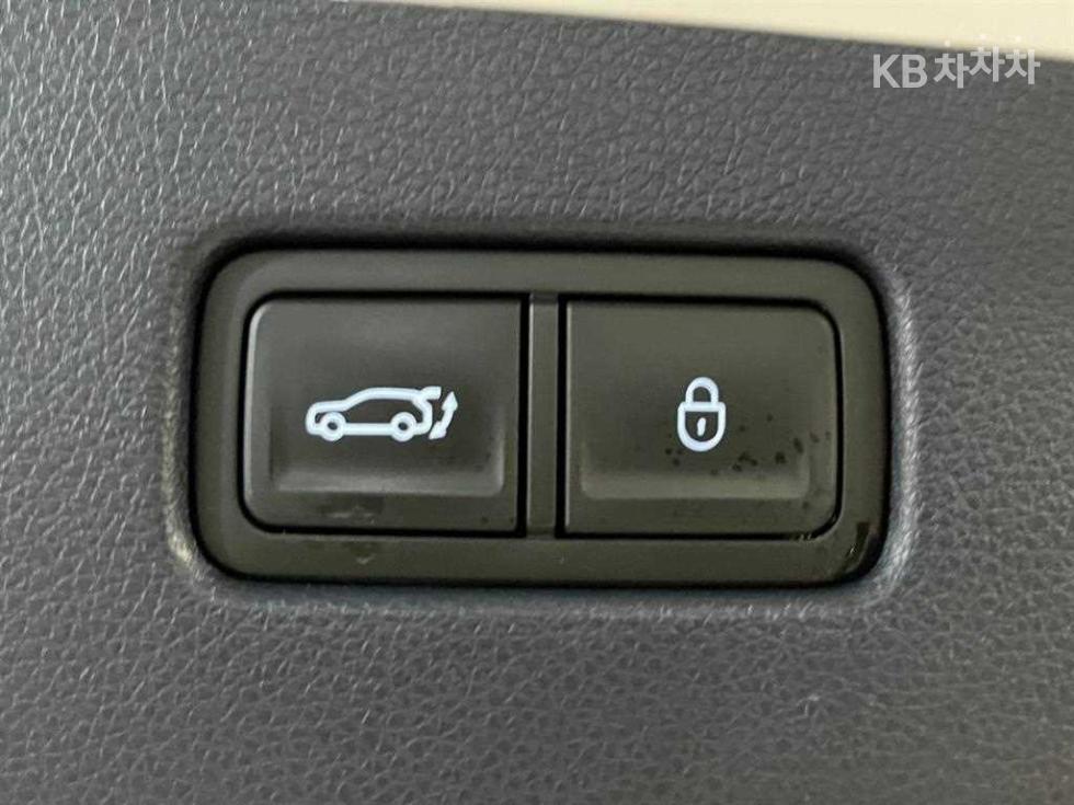 2023 Genesis GV70 photo