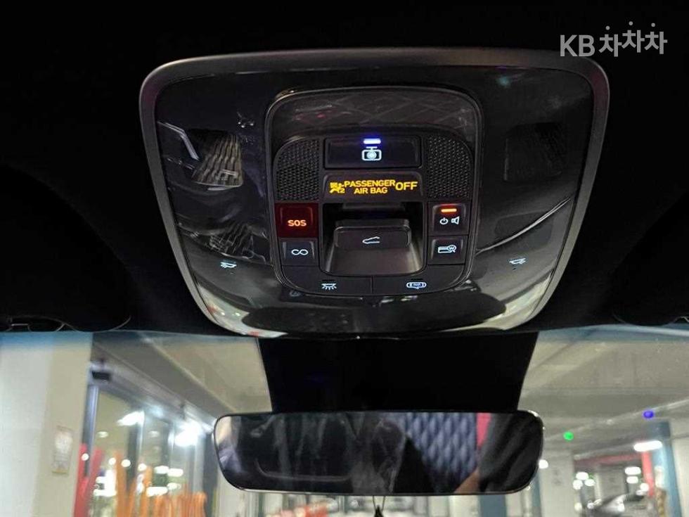 2023 Genesis GV70 photo