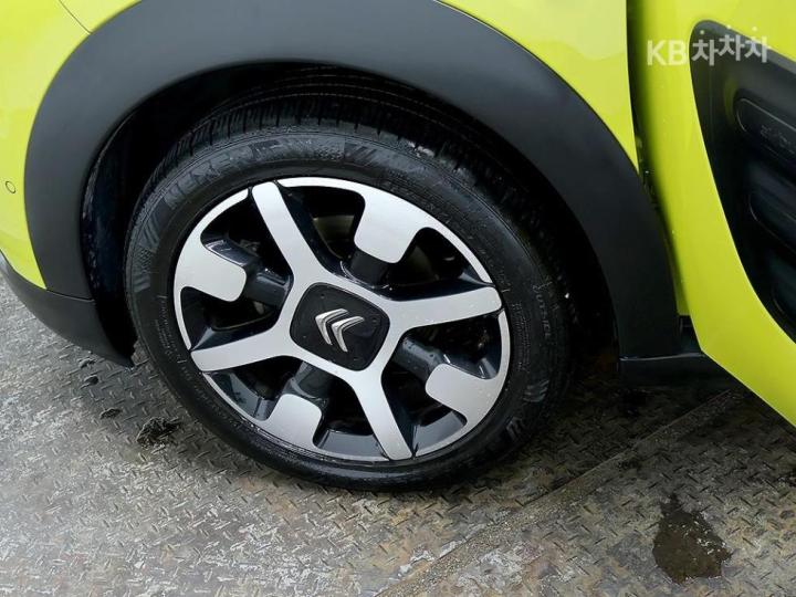 Citroen C4 Cactus 1.6 BlueHDi Shine 8