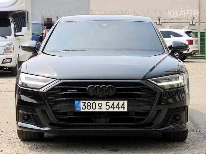 Audi A8 D5 55 TFSI Quattro LWB