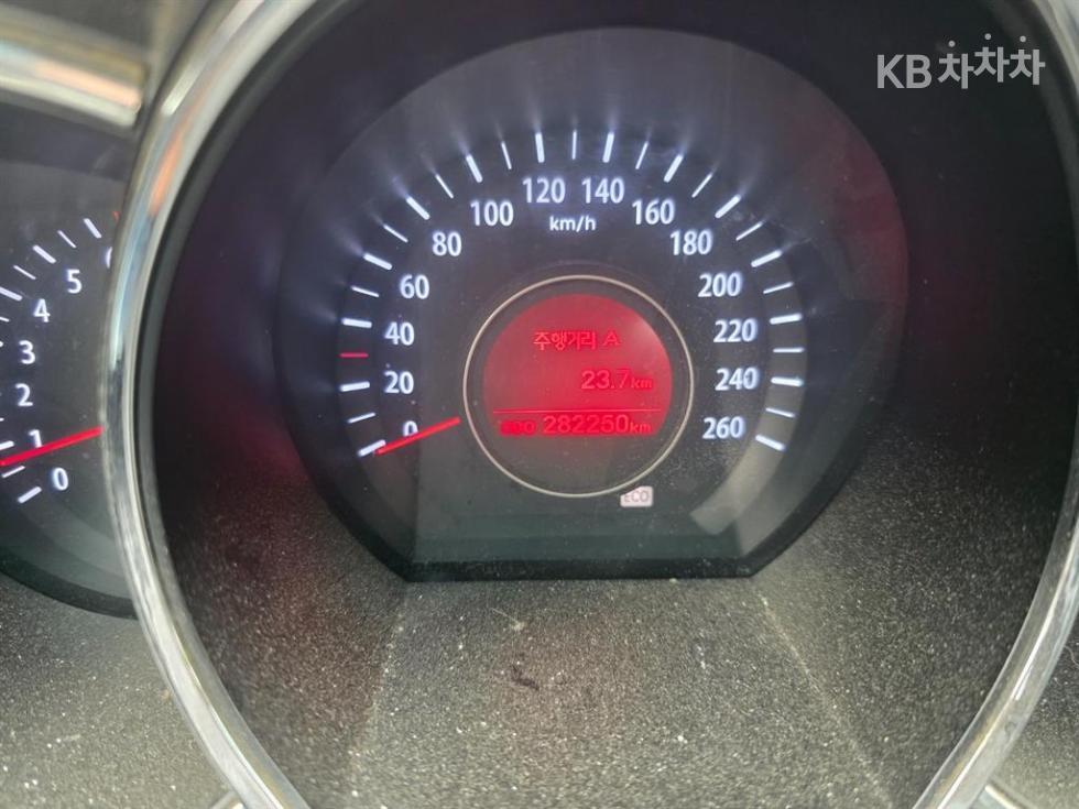 Kia K5 — miniaturë 7
